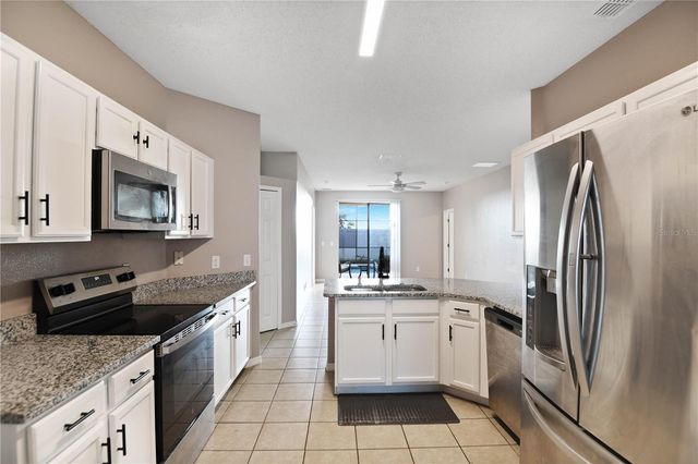 915 KNOLLWOOD DRIVE, Davenport, FL 33837