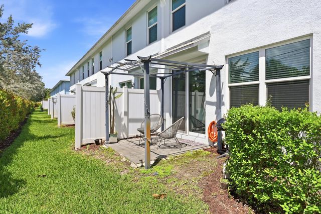 941 Seabright Avenue, West Palm Beach, FL 33413
