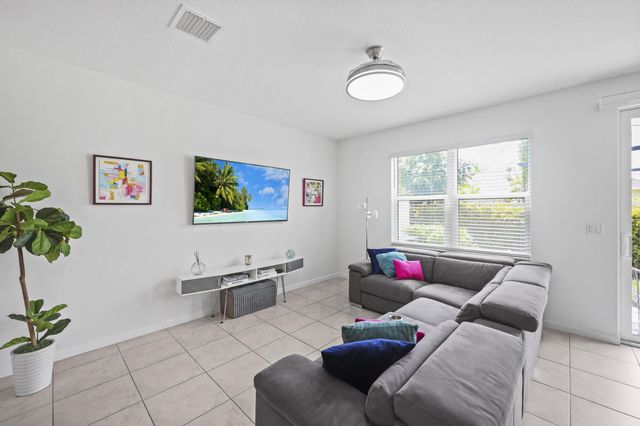 941 Seabright Avenue, West Palm Beach, FL 33413