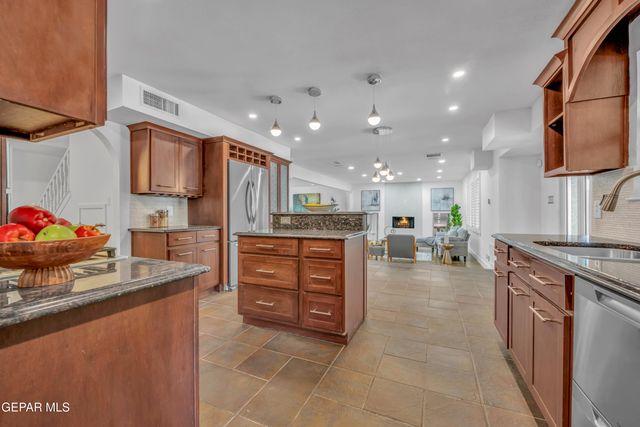 621 Rosinante Road, El Paso, TX 79922