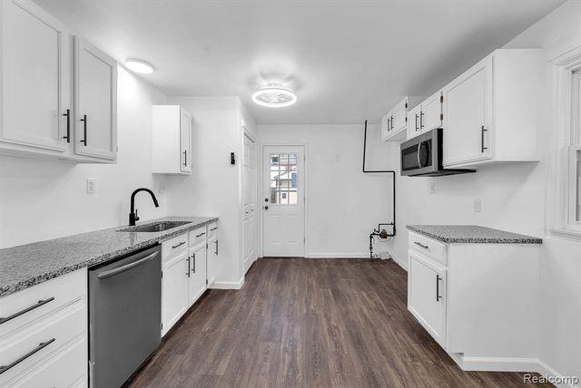 8029 Roosevelt Street, Taylor, MI 48180