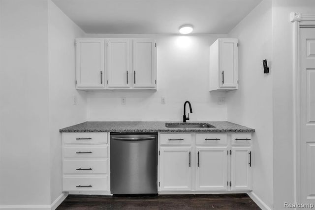 8029 Roosevelt Street, Taylor, MI 48180