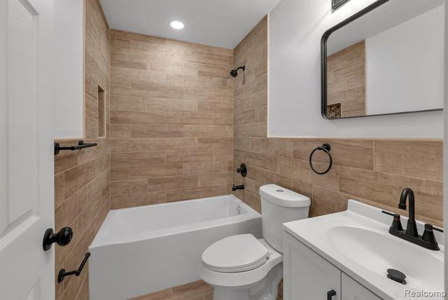 8029 Roosevelt Street, Taylor, MI 48180