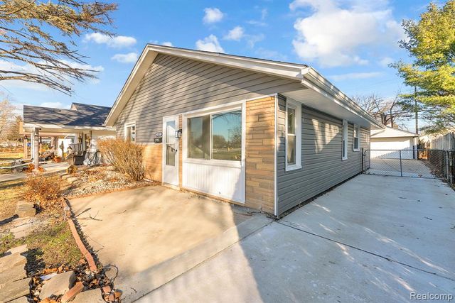 8029 Roosevelt Street, Taylor, MI 48180