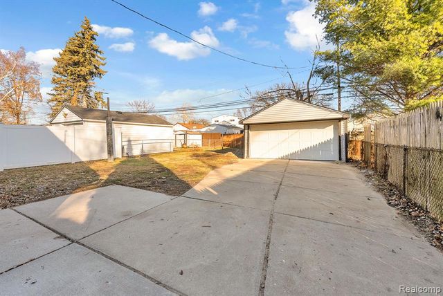 8029 Roosevelt Street, Taylor, MI 48180