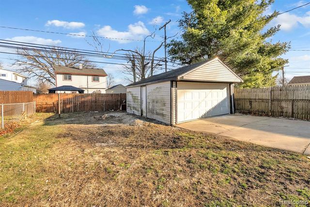 8029 Roosevelt Street, Taylor, MI 48180