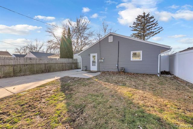 8029 Roosevelt Street, Taylor, MI 48180