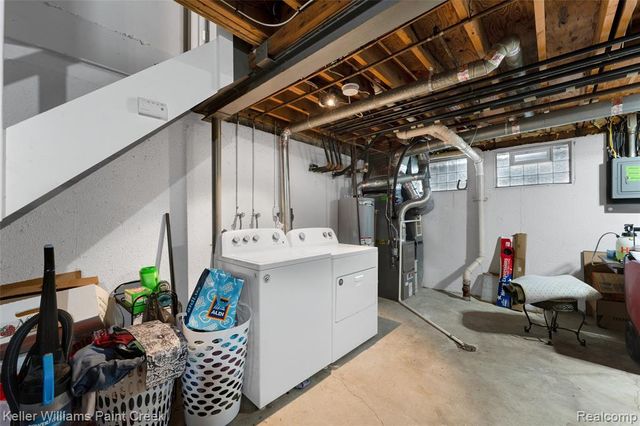 1129 Marquette Ct, Rochester Hills, MI 48307