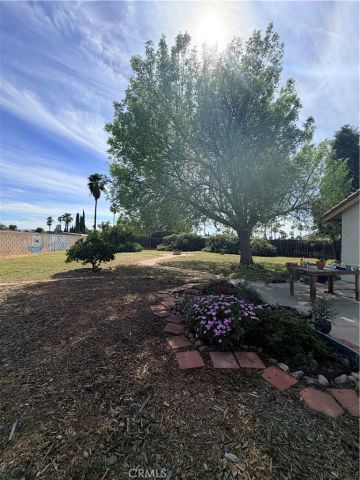 993 S Date Avenue, Rialto, CA 92376