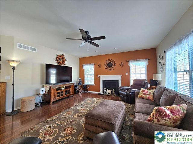 118 East 1st Street, Wind Gap Boro, PA 18091