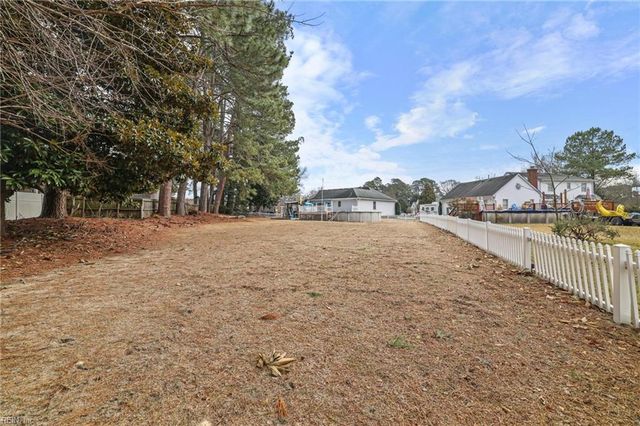 8 River CV, Portsmouth, VA 23703