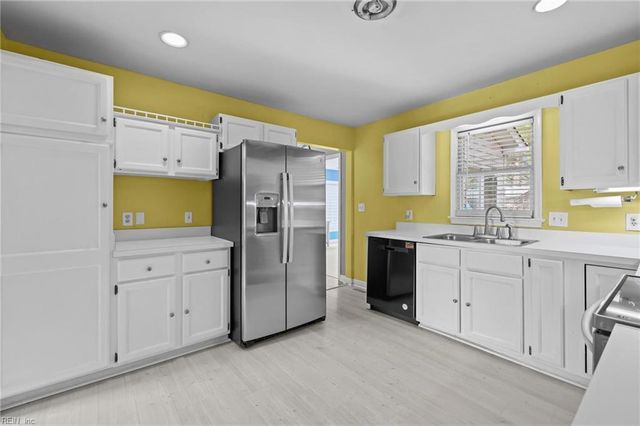 8 River CV, Portsmouth, VA 23703