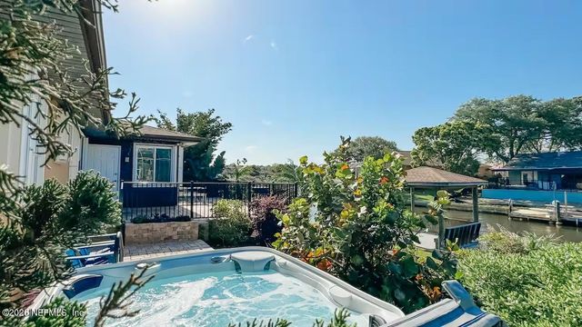 12 COLLINSON Court, Palm Coast, FL 32137