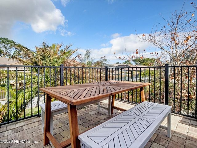 12 COLLINSON Court, Palm Coast, FL 32137