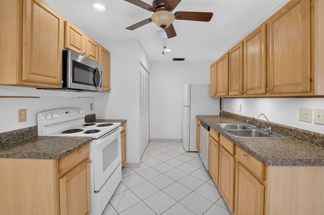 6070 La Palma Lane, Delray Beach, FL 33484