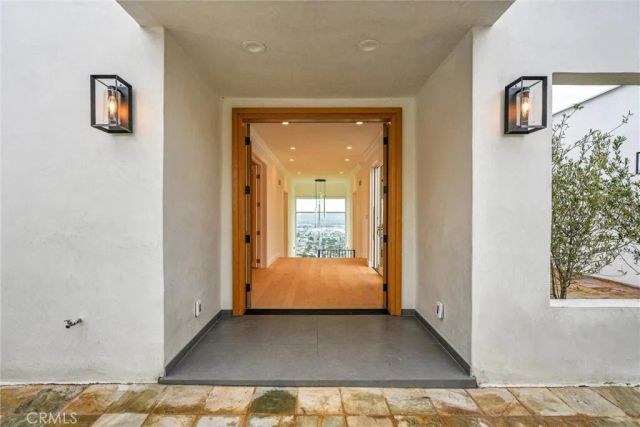 10050 Olivia Ter, Sun Valley, CA 91352
