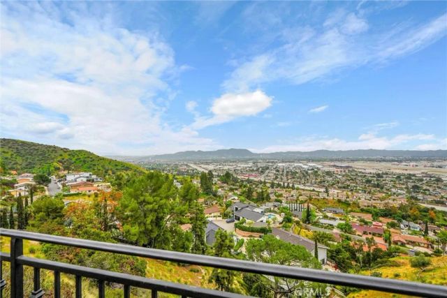 10050 Olivia Ter, Sun Valley, CA 91352
