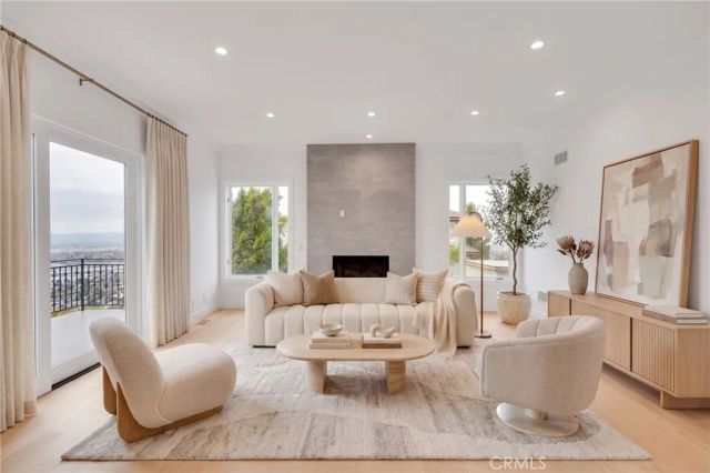 10050 Olivia Ter, Sun Valley, CA 91352