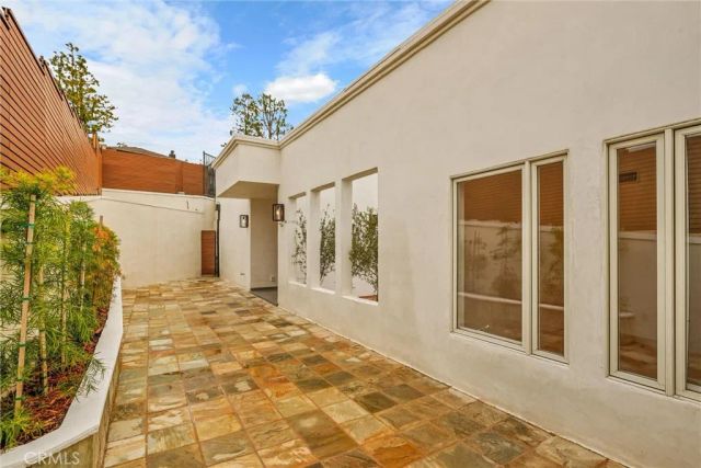 10050 Olivia Ter, Sun Valley, CA 91352