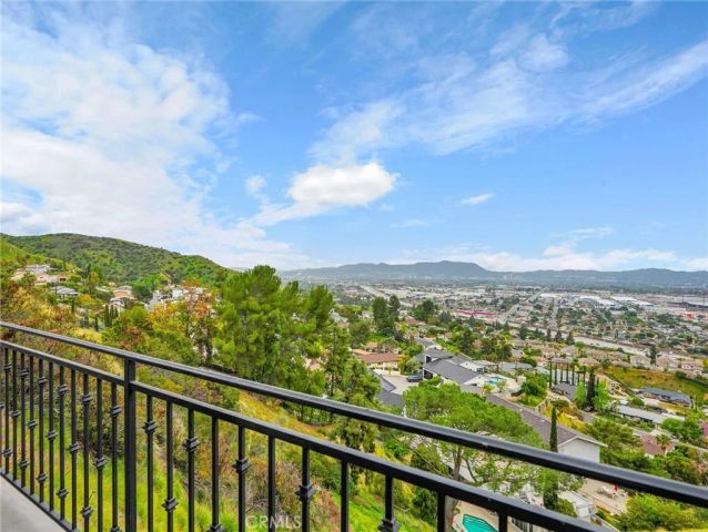 10050 Olivia Ter, Sun Valley, CA 91352