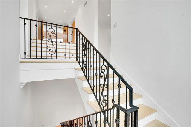 10050 Olivia Ter, Sun Valley, CA 91352