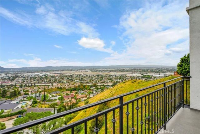 10050 Olivia Ter, Sun Valley, CA 91352