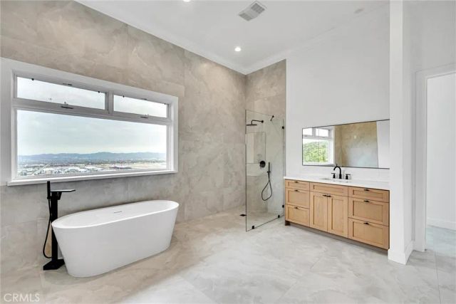 10050 Olivia Ter, Sun Valley, CA 91352