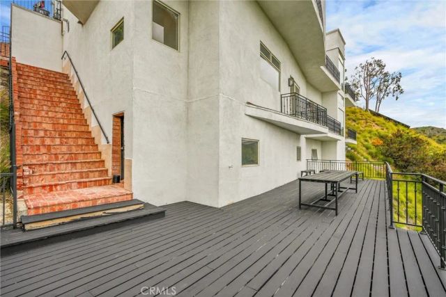 10050 Olivia Ter, Sun Valley, CA 91352