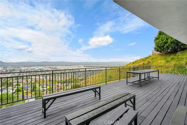 10050 Olivia Ter, Sun Valley, CA 91352