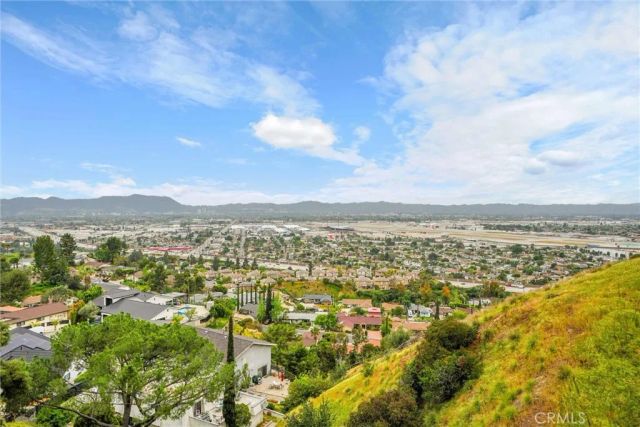 10050 Olivia Ter, Sun Valley, CA 91352