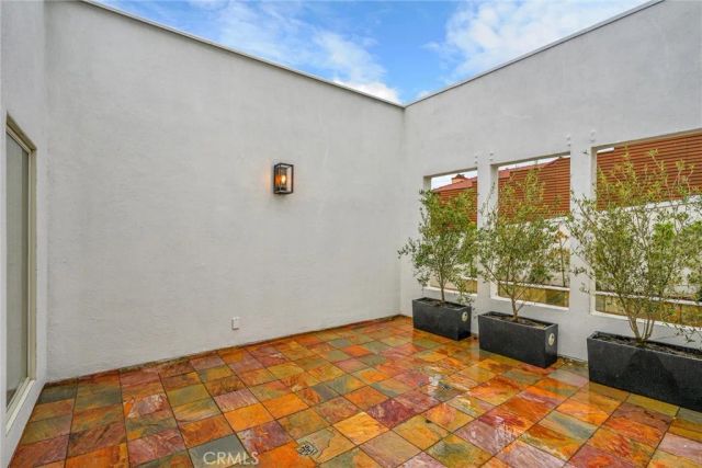 10050 Olivia Ter, Sun Valley, CA 91352