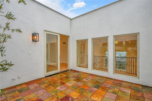 10050 Olivia Ter, Sun Valley, CA 91352