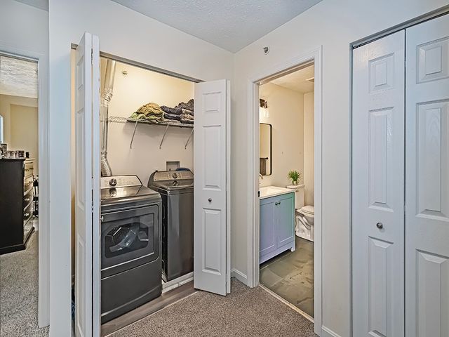 1023 Royal Dr, North Strabane, PA 15317