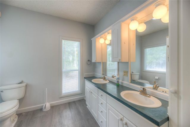 241 E Peterson Loop, Livingston, TX 77351
