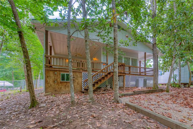 241 E Peterson Loop, Livingston, TX 77351