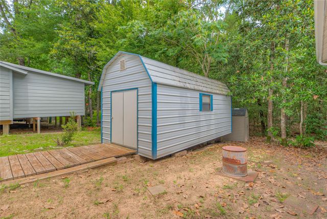 241 E Peterson Loop, Livingston, TX 77351