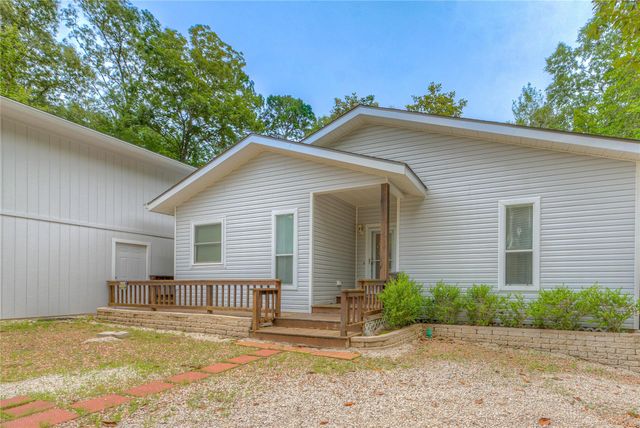 241 E Peterson Loop, Livingston, TX 77351