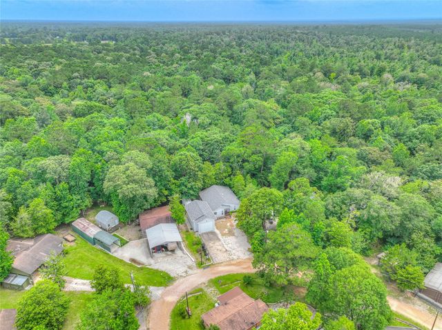 241 E Peterson Loop, Livingston, TX 77351