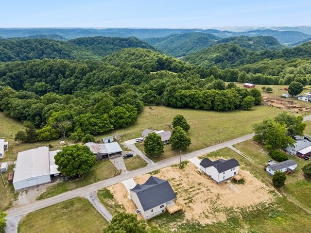 1930 Old Snow Hill Rd, Dowelltown, TN 37059