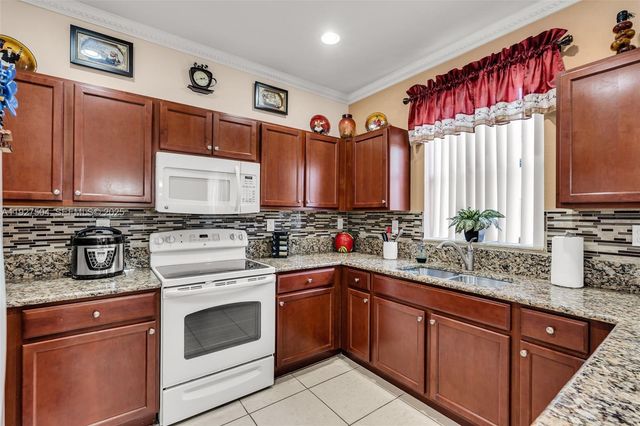 7161 SW 163rd Pl, Miami, FL 33193