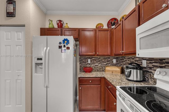 7161 SW 163rd Pl, Miami, FL 33193