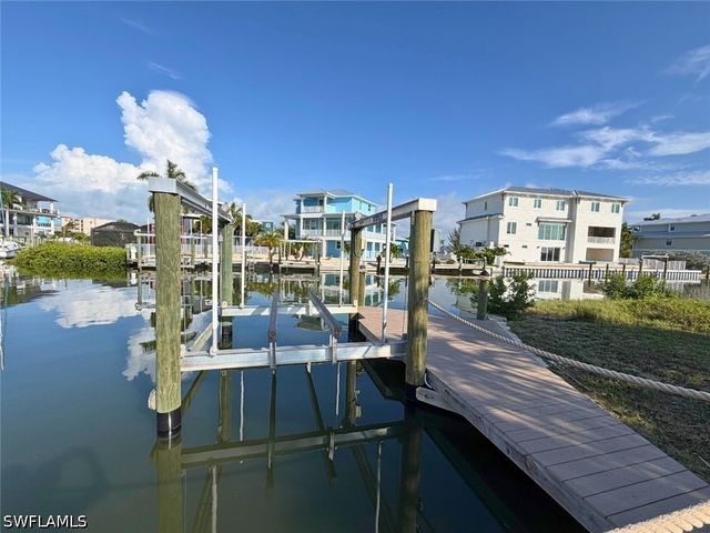 800 3rd ST, Fort Myers Beach, FL 33931