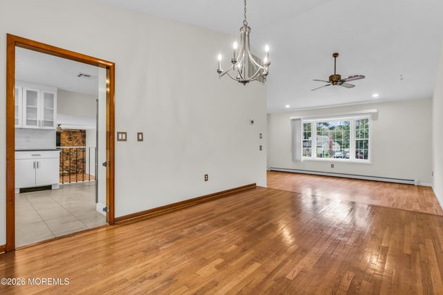 225 Genoa Avenue, Toms River, NJ 08753