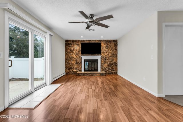 225 Genoa Avenue, Toms River, NJ 08753