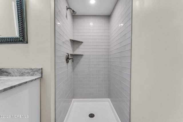 225 Genoa Avenue, Toms River, NJ 08753