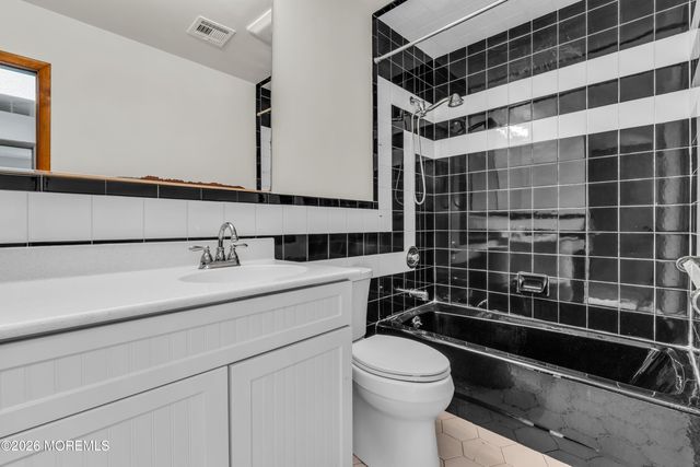 225 Genoa Avenue, Toms River, NJ 08753