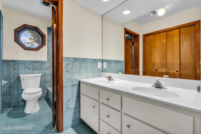 225 Genoa Avenue, Toms River, NJ 08753