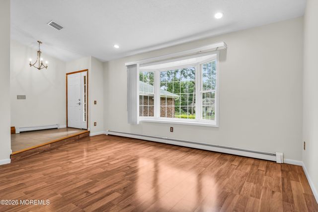 225 Genoa Avenue, Toms River, NJ 08753