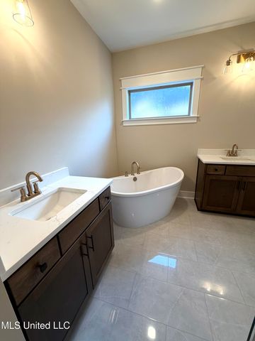 4291 S Bolivar Trail, Olive Branch, MS 38654