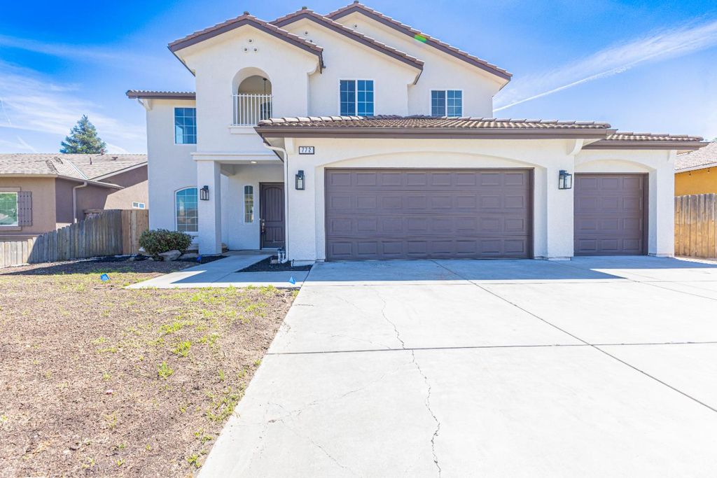 Image 1 of property listing at 772 San Andrea Avenue, Madera, CA 93637